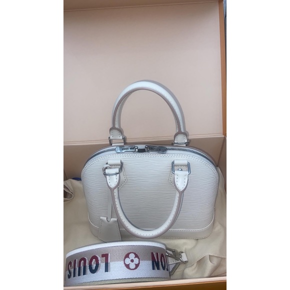 Louis Vuitton Alma BB M58706 - Picture 8 of 12